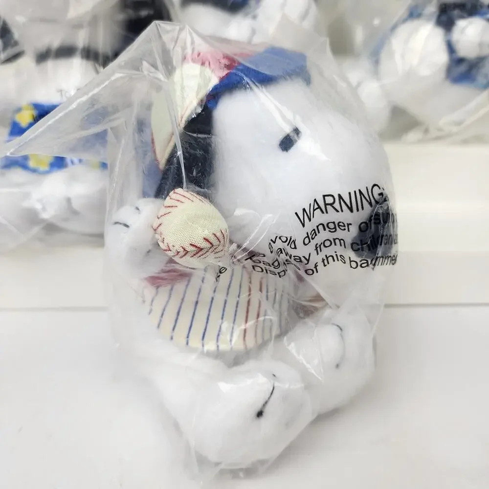 Lot 5 MetLife Peanuts Snoopy Surfer Military Baseball Patriotic Joe Cool Sealed